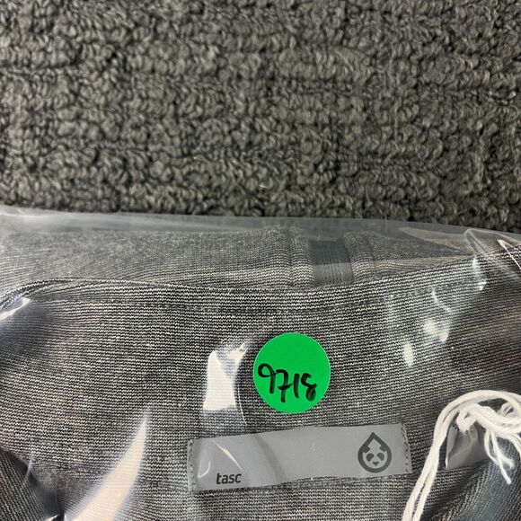 Tasc Vest Mens Medium Gray Full‎ Zip Golf Performance Moisture Wicking NEW - Picture 11 of 11